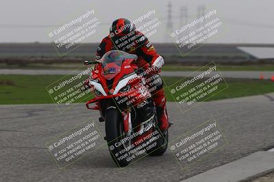 media/Nov-30-2025-TrackDaz (Sun) [[d8b22663df]]/A Group/Session 4 (Wheelie Bump)/